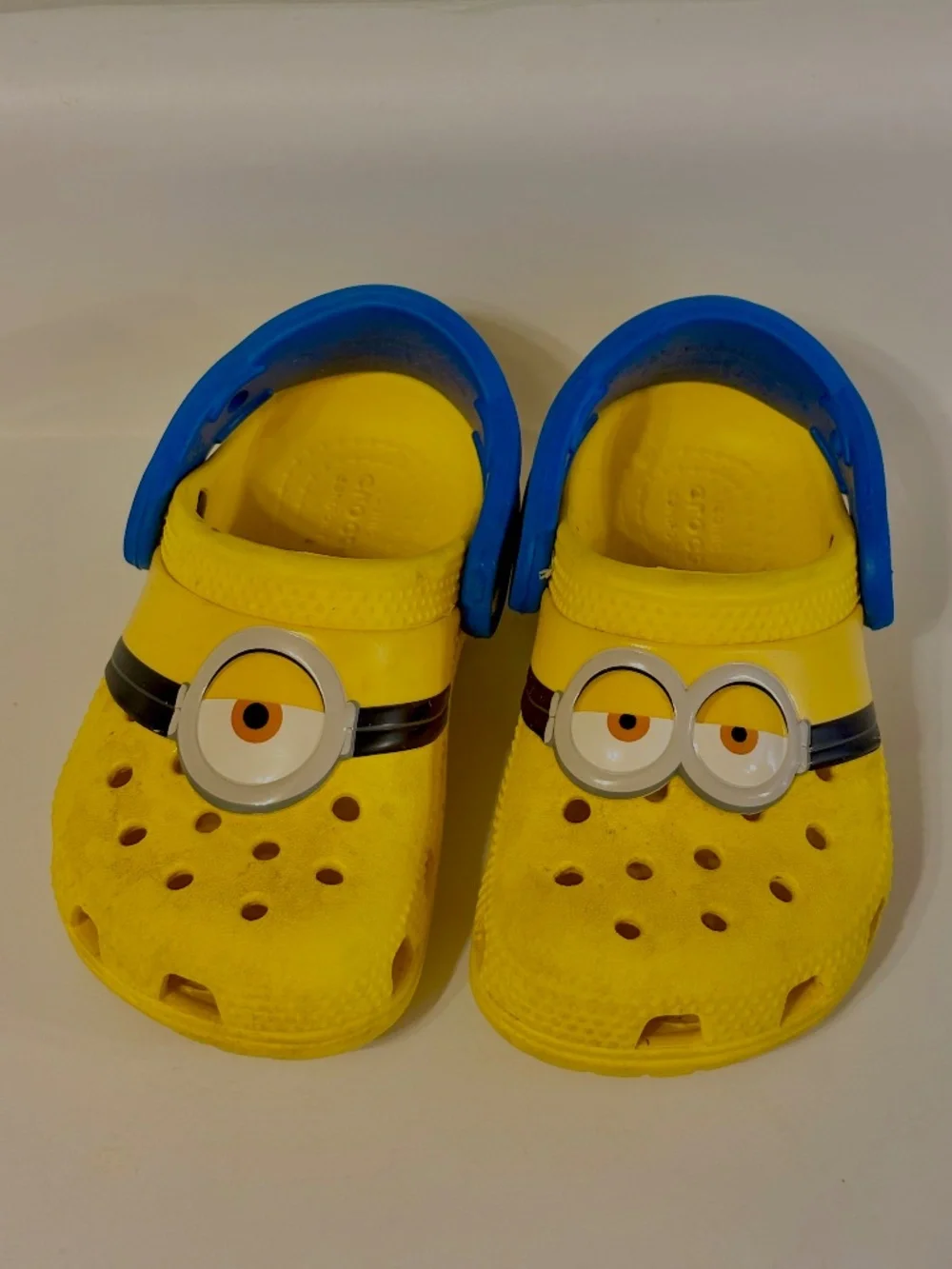 Crocs Classic Clog Despicable Me Minions Fun Lab Kids Shoes Sandals Sz 7 Unisex